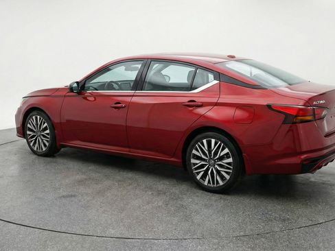 Used 2025 Nissan Altima 2.5 SV image 6