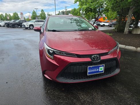 Used 2022 Toyota Corolla LE w/ Carpet Mat Package (TMS) FWD image 8