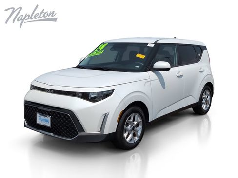 Used 2024 Kia Soul LX w/ Option Group 015 FWD image 1