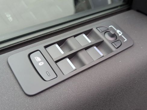 New 2026 Land Rover Discovery Sport Landmark image 22