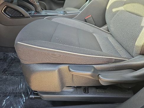 Used 2025 Chevrolet TrailBlazer LT AWD/4WD image 23