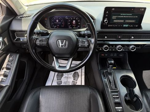 Used 2022 Honda Civic Touring image 11
