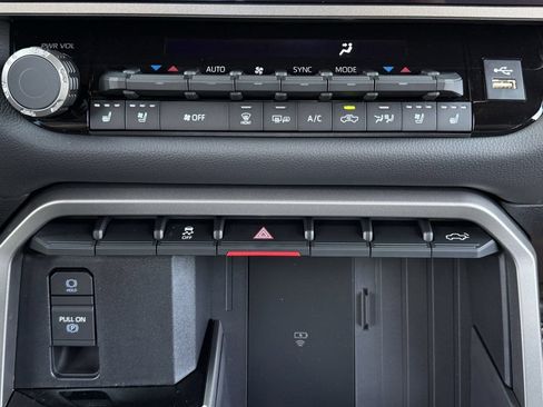 New 2026 Toyota Tundra Limited AWD/4WD image 15