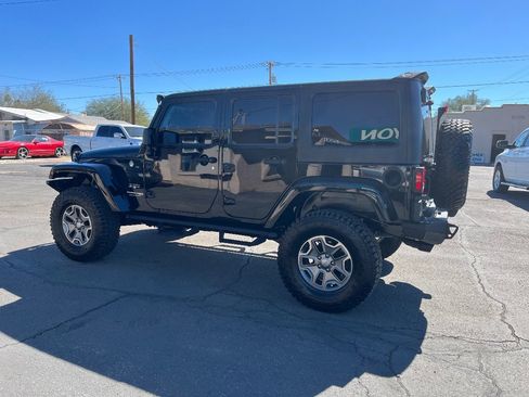 Used 2018 Jeep Wrangler Unlimited Sahara image 8