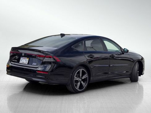 Used 2023 Honda Accord Sport image 4