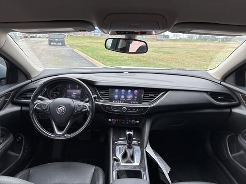 Used 2018 Buick Regal Essence w/ Driver Confidence Package #1 image 20