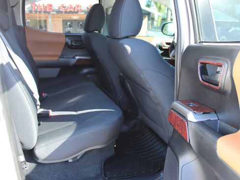 Used 2019 Toyota Tacoma SR5 image 11