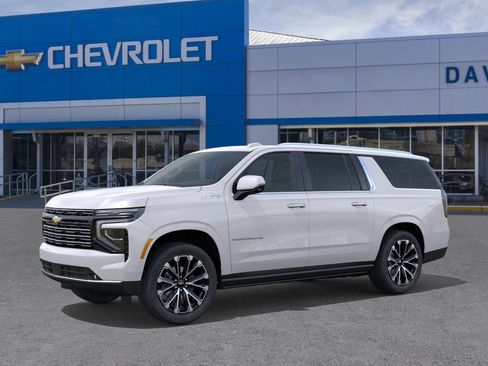 New 2025 Chevrolet Suburban High Country image 2