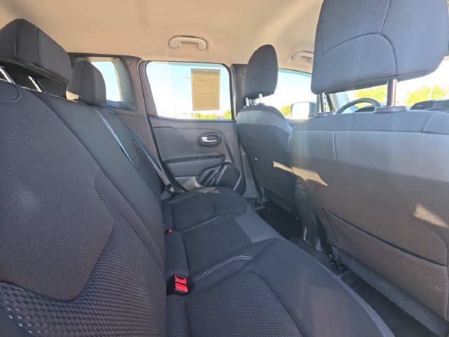 Used 2023 Jeep Renegade Altitude AWD/4WD image 27