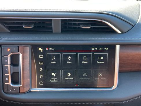 Used 2023 GMC Yukon Denali Ultimate AWD/4WD image 12