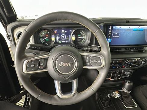 Used 2024 Jeep Wrangler Unlimited Sahara AWD/4WD image 13