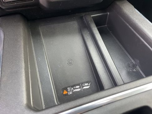 Certified 2022 Chevrolet Silverado 1500 High Country w/ Technology Package image 33