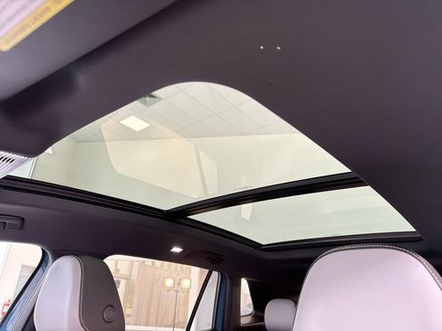 New 2026 Volkswagen Tiguan SE R-Line FWD image 16
