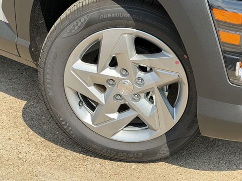 New 2026 Hyundai Kona SE image 9