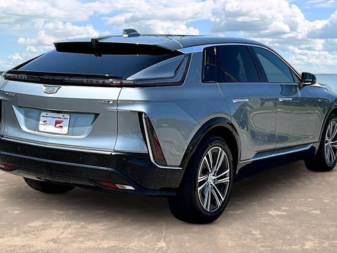 Used 2024 Cadillac Lyriq Luxury RWD image 4