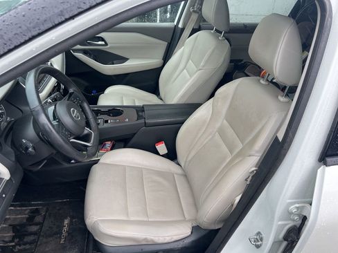 Used 2021 Nissan Rogue SV w/ Premium Package FWD image 5