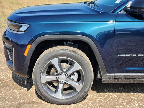 New 2026 Jeep Grand Cherokee Limited RWD image 6