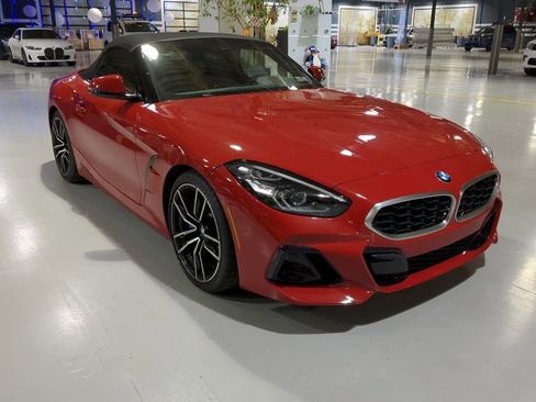 Certified 2023 BMW Z4 sDrive30i w/ Dynamic Handling Package image 4