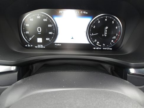 Used 2020 Volvo V60 T5 Cross Country image 16