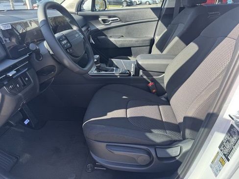 New 2026 Kia Sportage LX FWD image 16