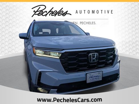 Certified 2024 Honda Pilot Touring image 1