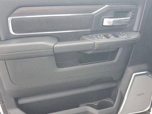 New 2026 RAM 2500 Laramie AWD/4WD image 14