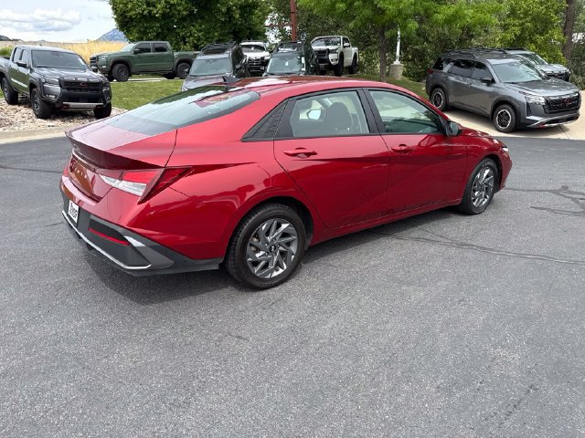 Used 2024 Hyundai Elantra SEL FWD image 3