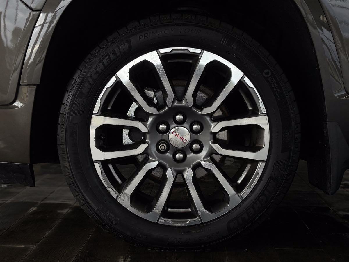 Used 2020 GMC Acadia Denali w/ Technology Package AWD/4WD image 27