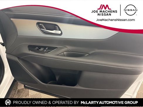 Certified 2025 Nissan Murano SL image 25