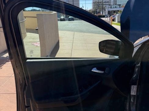 Used 2018 Ford Focus SEL image 25