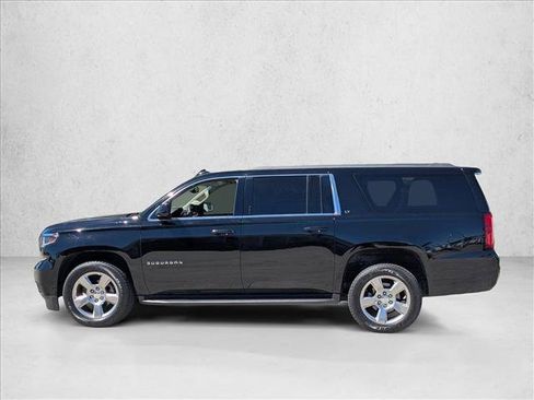 Used 2017 Chevrolet Suburban LT image 9