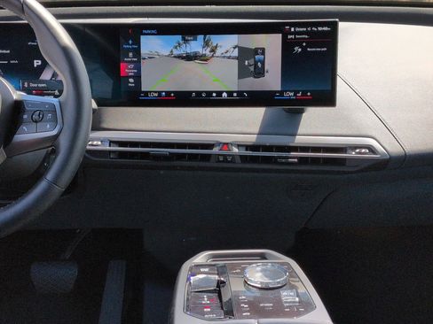 Used 2025 BMW iX M60 image 30