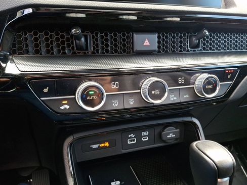 Used 2024 Honda CR-V EX-L image 16