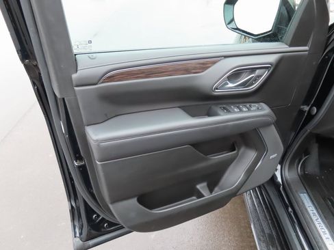 Certified 2022 Chevrolet Suburban LT w/ LT Signature Package image 26