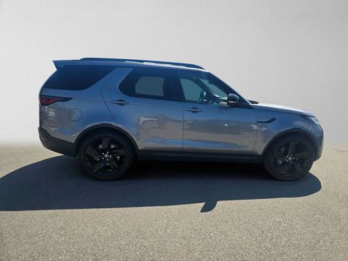 Used 2025 Land Rover Discovery S AWD/4WD image 6