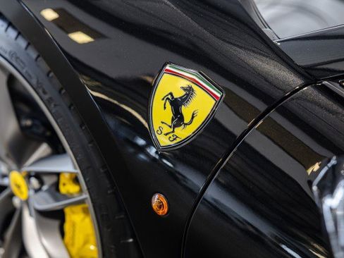 Used 2018 Ferrari 488 Spider RWD image 17