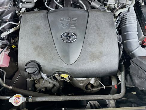 Used 2022 Toyota Highlander LE image 34