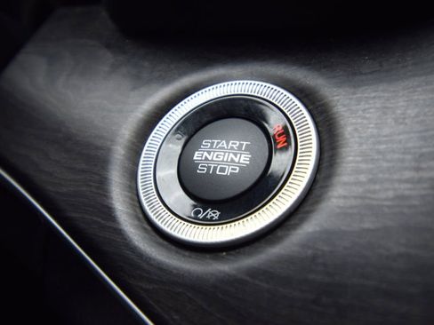 Used 2023 Jeep Grand Cherokee L Limited w/ Luxury Tech Group II image 31