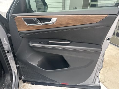 Used 2024 Volkswagen Atlas SE image 16