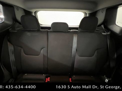 Used 2023 Jeep Renegade Latitude image 25