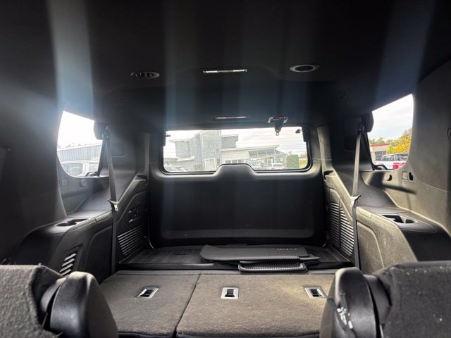 Used 2023 GMC Yukon Denali w/ Advanced Technology Package AWD/4WD image 13
