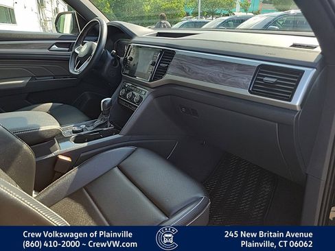 Certified 2023 Volkswagen Atlas Cross Sport SE w/ Panoramic Sunroof Package AWD/4WD image 44