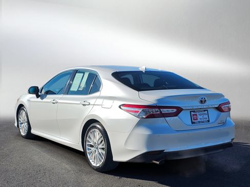 Used 2020 Toyota Camry XLE w/ Driver Assist Package image 3