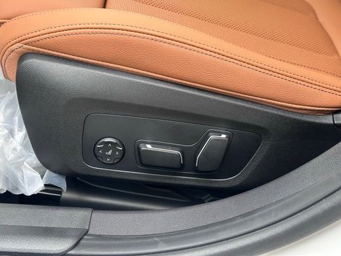 New 2026 BMW 330i xDrive Sedan w/ Convenience Package image 14