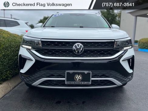 Used 2023 Volkswagen Taos SE AWD/4WD image 13
