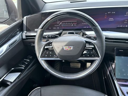 Certified 2025 Cadillac Escalade ESV Sport w/ Touring Package image 15