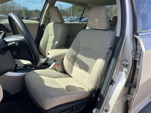 Used 2017 Honda Accord EX image 27