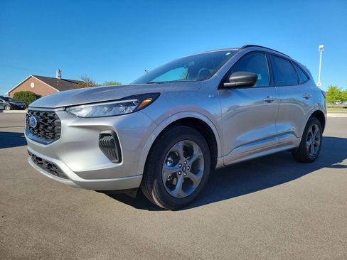 Used 2024 Ford Escape ST-Line w/ Tech Pack #1 AWD/4WD image 2