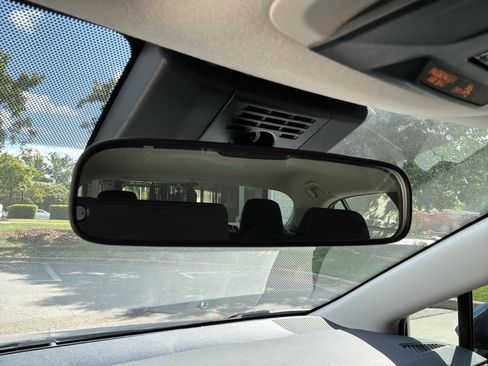 Used 2023 Toyota Corolla LE FWD image 27