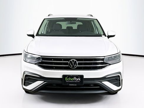 Used 2022 Volkswagen Tiguan S image 2